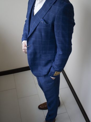 Мужской костюм-тройка синий (пиджак в клетку)