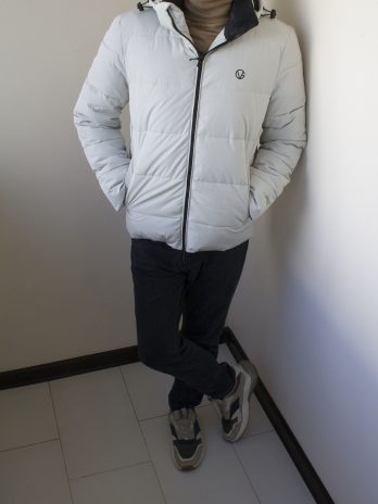 Зимняя мужская куртка в белом цвете 2021-2022