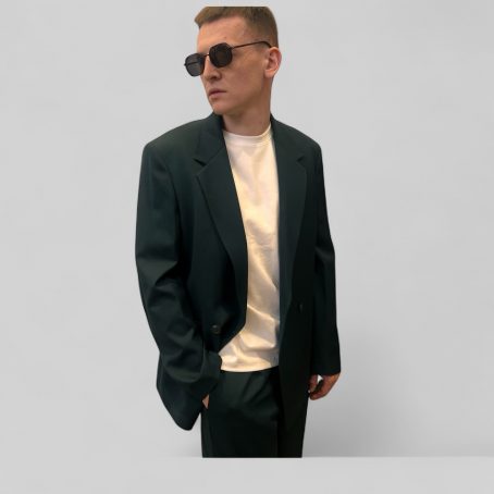 Классический костюм в стиле oversize на выпускной