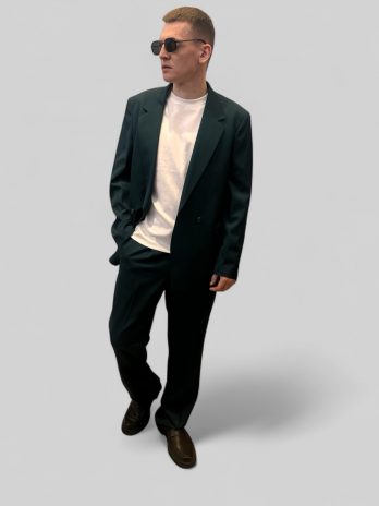Классический костюм в стиле oversize на выпускной