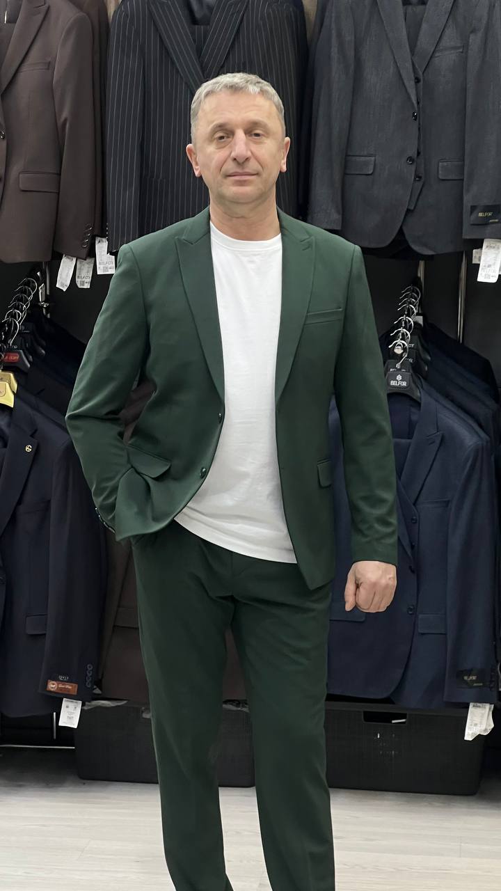 Твидовый мужской костюм-двойка в зелёном цвете