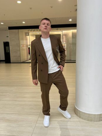Костюм для жениха в благородном оттенке Camel Gold — сочетание тёплой карамели и натуральных тонов Костюм для жениха в благородном оттенке Camel Gold — сочетание тёплой карамели и натуральных тонов